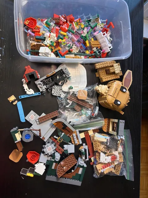 LEGO Bulk Lot Mixed Bricks Parts Pieces Multicolor Plastic Mega Blocks 2lbs+ C1
