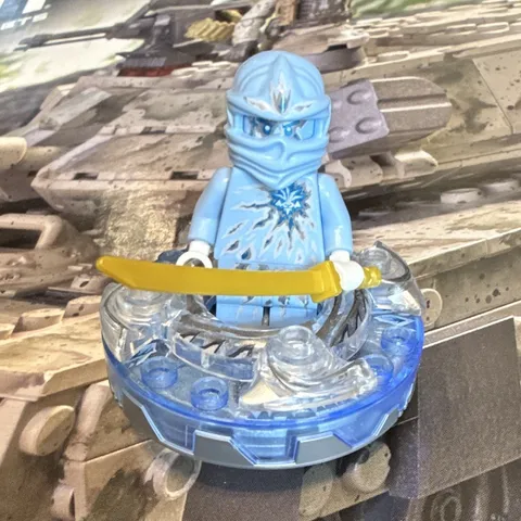 LEGO NINJAGO NRG Zane Minifigure spinjitzu Spinner Base & Sword