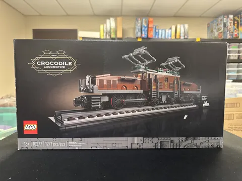 LEGO Collector Crocodile Locomotive Set #10277 - Complete With Box Instructions