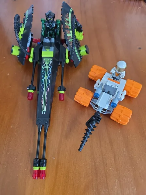 LEGO Mars Mission 7644 Alien Commander Vehicle + Astronaut Drilling Vehicle READ