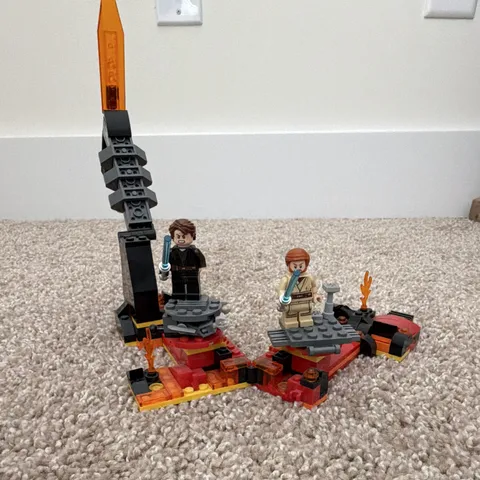 LEGO Star Wars Anakin vs Obi-Wan minifigure Mustafar Duel HIGH GROUND MATTERS