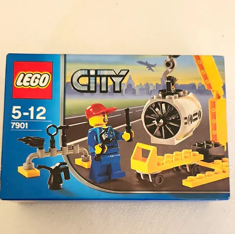 LEGO City Airport Airplane Mechanic 7901 60pc Minifigure Included Ages 5-12