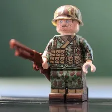LEGO Minifig Co. Custom WW2 USMC Soldier With BrickArms