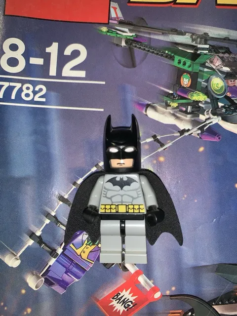 LEGO Batman 1st Edition Minifigure Light Gray 7782 No Cracks Great Condition