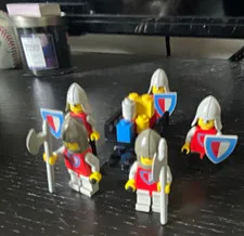 LEGO Knight Minifigure Lot of 5 Plastic Figures w/ Shields, Helmets & Weapons