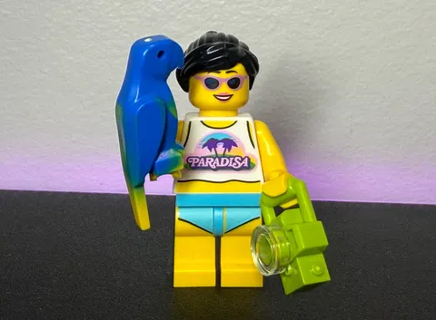 Lego Female Paradisa Minifigure, Vending Machine (21358)