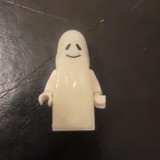 LEGO Ghost Minifigure – Glow In The Dark (GITD) – From Set 6034