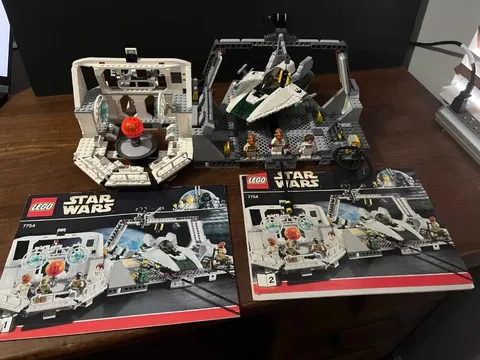 LEGO Star Wars Home One Mon Calamari Star Cruiser 7754 98% Complete