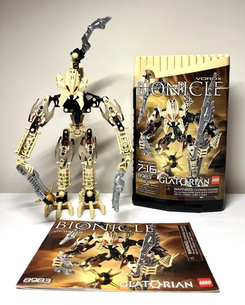 LEGO BIONICLE: Glatorian (8983) Complete Set w Original Instruction and box
