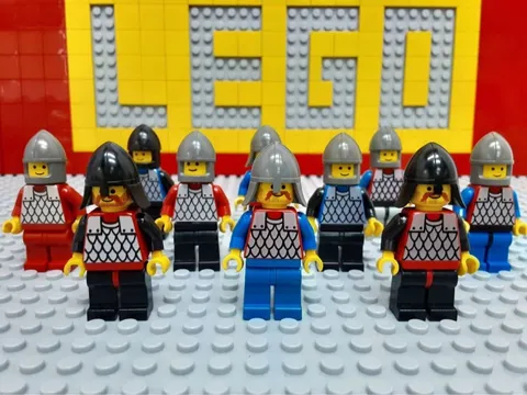 LEGO Castle Minifigure Set 10 Soldiers Knights Black Knight Dragon Knight