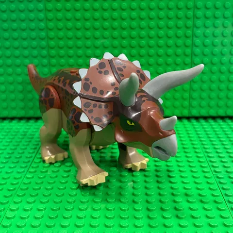 LEGO Triceratops Dinosaur (tricera01) : Jurassic World 5885-1 : 100% Authentic