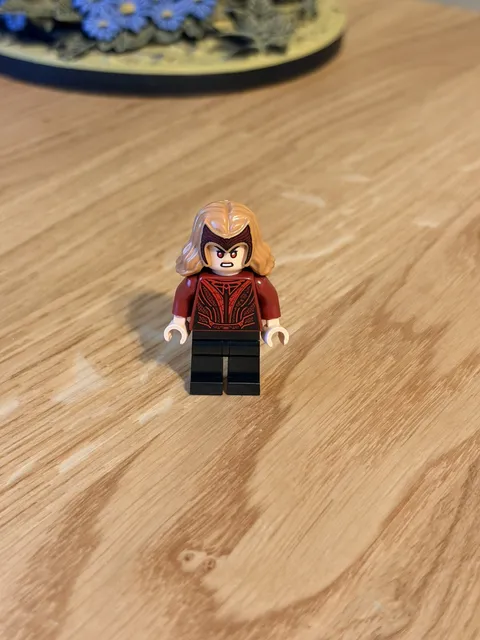 LEGO Scarlet Witch Minifigure 76218 Marvel Sanctum Sanctorum Wanda Maximoff NEW