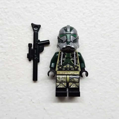 Lego Star Wars Clone Commander Gree Minifigure 75234 AT-AP Walker