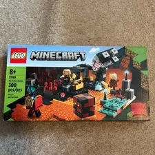 SEALED RETIRED LEGO Minecraft: The Nether Bastion (21185)