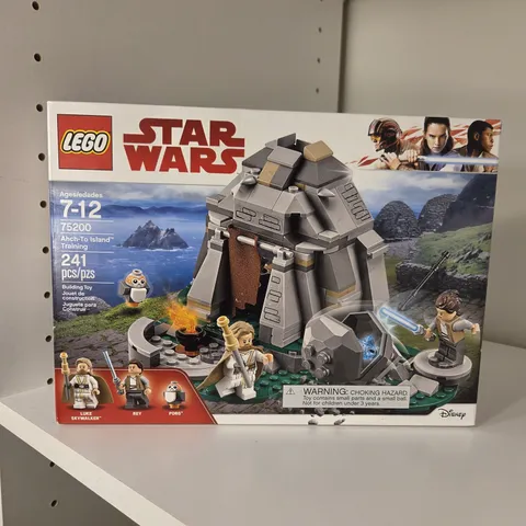 LEGO Star Wars: Ahch-To Island Training (75200) Luke Skywalker Rey New Rare Porg
