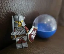 Lego 21358 Vending Machine Female Griffin Knight Minifigure With Ball