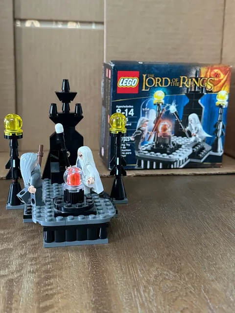 LEGO The Lord of the Rings The Wizard Battle (79005) min-figs, box & instruction