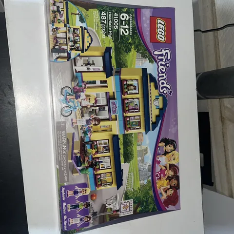 NEW & SEALED LEGO Friends: Heartlake High School 487 pcs - RETIRED - (41005)