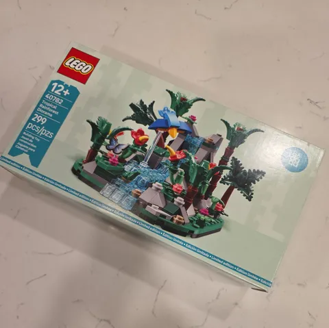 LEGO 40782 Tropical Rainforest Diorama Limited Edition NEW With Mushroom Sprite