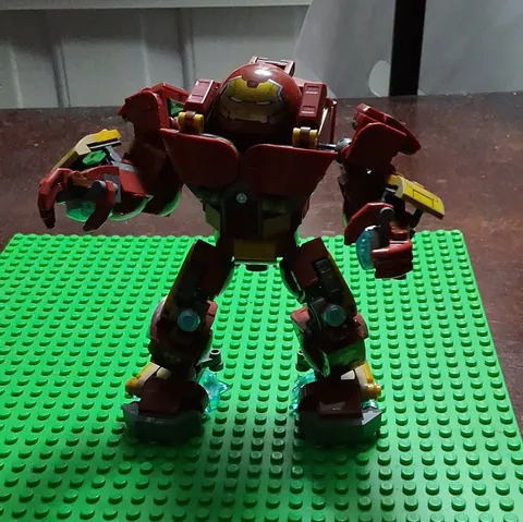 LEGO Marvel Iron Man Mech Figure - Red Gold Black Plastic Build