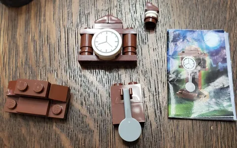 LEGO Monster Fighters Grandfather Clock And Instructions