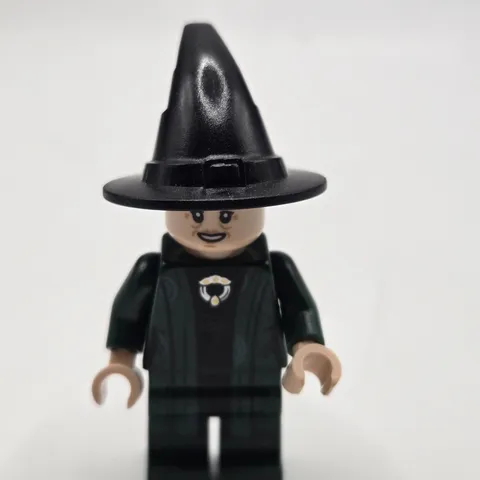 Lego Professor Minerva McGonagall 4842 Dark Green Robe Harry Potter Minifigure