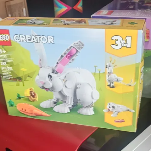 LEGO White Rabbit 31133 Creator 3-in-1 Parrot Seal