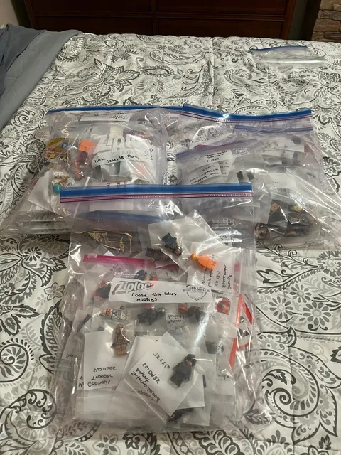 Lego Minifigures Bulk Lot  (171) - Star Wars, Harry Potter, Castle, Pirate, CMFs