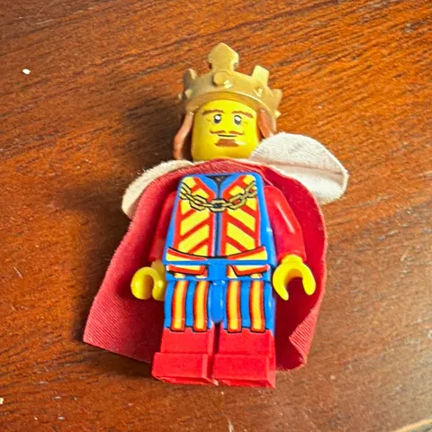 LEGO Minifigures Series 13 King Minifigure Crown & Cape Foil Pack 71008