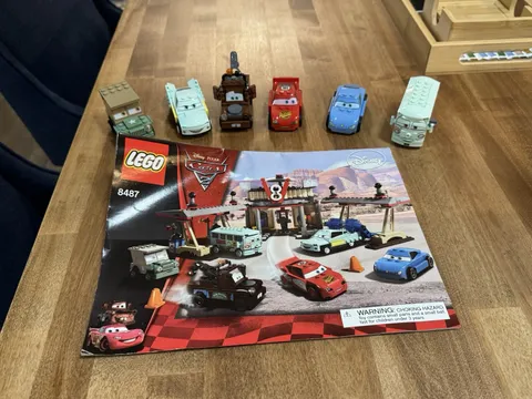 Lego Cars 2 Flo’s V8 Cafe Set 8487 - CARS AND INSTRUCTIONS ONLY NO CAFE