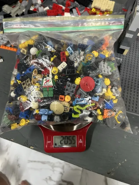 LEGO Minifigure Lot About 3 Pounds