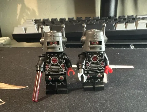 LEGO Evil Robot Minifigure Lot of 2 MINIFIGURES Plastic Age 5+ Theme