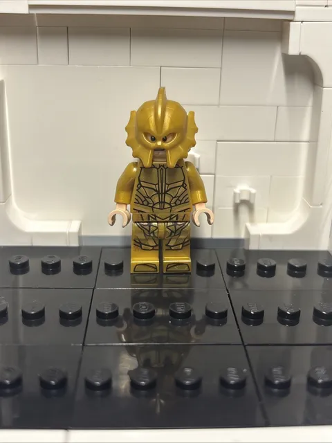 Lego Minifigure Figure Atlantean Guard Super Heroes sh430