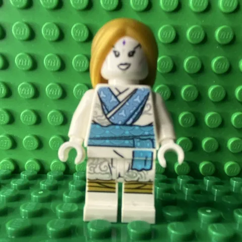 new LEGO NINJAGO Master of the Mountain Minifig - Princess Vania of Shintaro