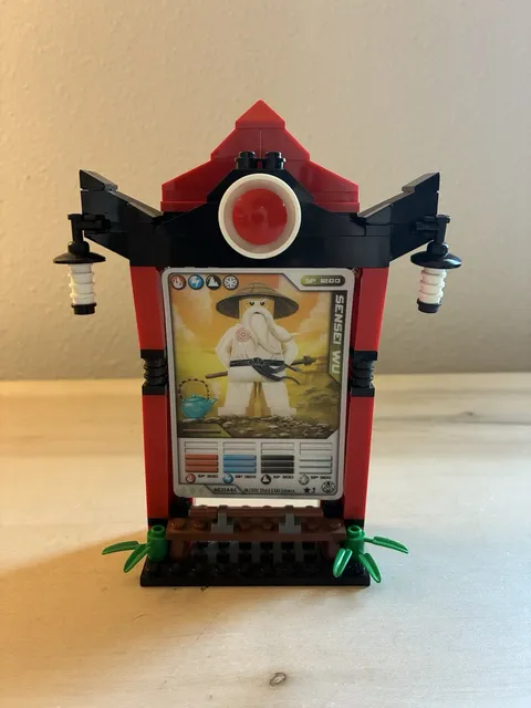 LEGO NINJAGO: Sensei Wu Shrine Card (2856134) (Complete)