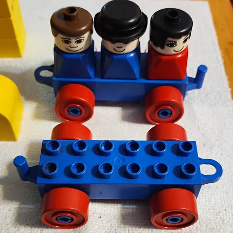 LEGO DUPLO Multicolor Brick Lot w/ Wagon, Wheeled Base & 3 Figures
