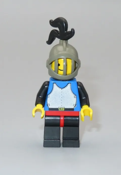 LEGO Castle Vintage Knight breastplate black plume feather cape minifigure 6073