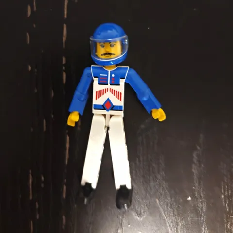 LEGO Technic Racing Figure from 1993, specifically designated as tech037.