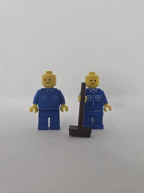 Lot 2 LEGO Minifigures Classic Town Blue Shirt with 6 buttons TD43