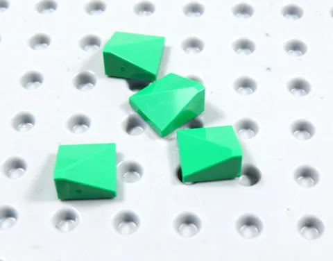 LEGO Lot of 4 Bright Green 1x1 Corner Peak Slopes BK