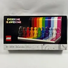 Lego Everyone Is Awesome 40516 Building Set 346 Piece Rainbow Pride Display