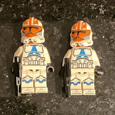 LEGO Star Wars Clone Trooper Minifigure Lot (2) White/Orange w/ Blasters