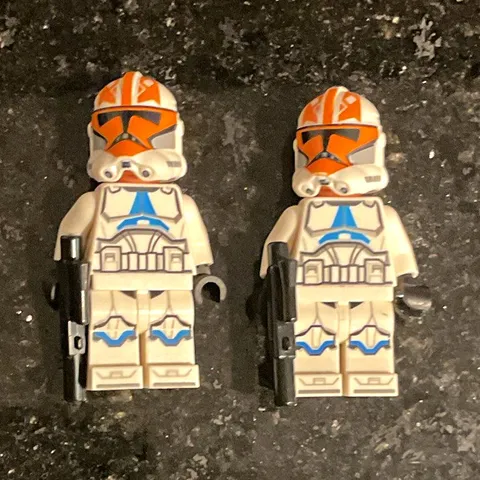 LEGO Star Wars Clone Trooper Minifigure Lot (2) White/Orange w/ Blasters