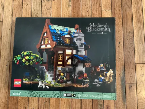 LEGO 'MEDIEVAL BLACKSMITH' (21325) NEW | SEALED 18+ 2164 PCS - RETIRED