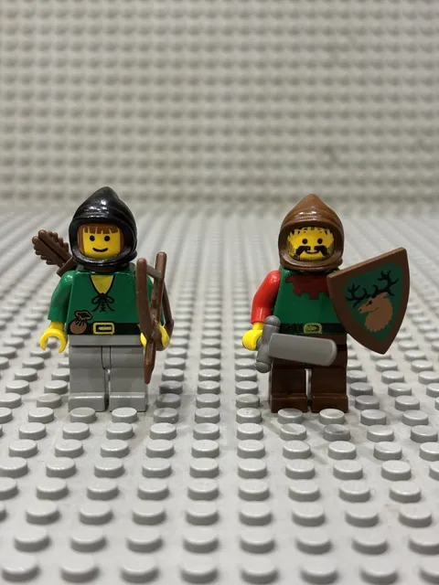 Vintage LEGO Minifigs Dark Forest - Forestman 3 & Forestman 4