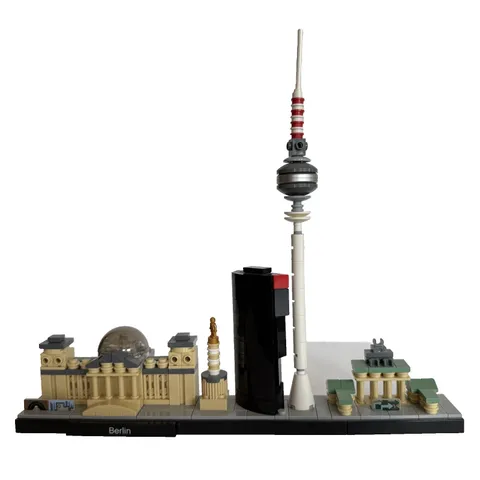 Lego Architecture (21027) Berlin Skyline Complete w/ box & manual