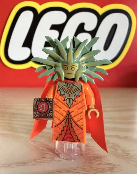 Lego Dungeons & Dragons Lady Of Pain Minifigure With Accessory