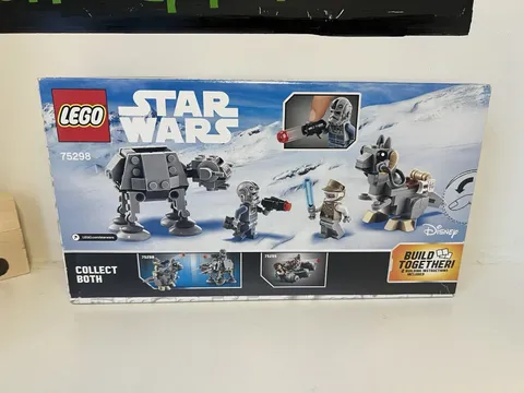 LEGO Star Wars: At-At Vs. Tauntaun Microfighters (75298)