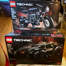 LEGO Technic THE BATMAN Vehicle Sets Lot  Batmobile and Batcycle
