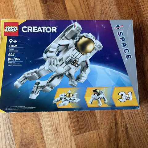 LEGO Creator 3-in-1 Space Astronaut with Stand – 647 Pieces New Sealed!